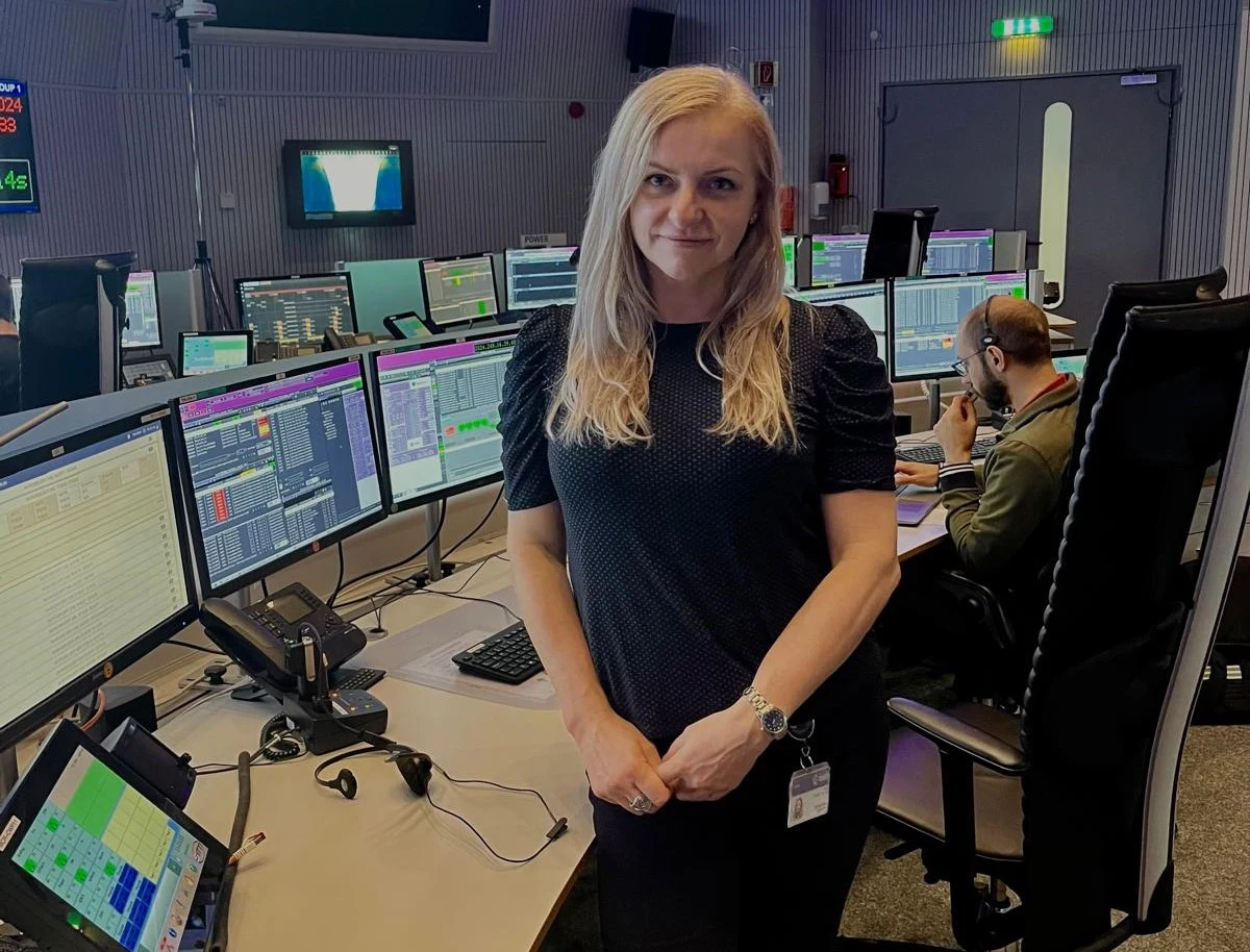 Marzysz o pracy przy podboju kosmosu? To może być propozycja dla Ciebie. Katarzyna Cichecka, która kieruje Działem Inżynierii Systemów i Aplikacji w Europejskiej Agencji Kosmicznej przekonuje, że praca w ESA to fantastyczna przygoda. W rozmowie z RMF FM opowiada o pracy w Europejskim Centrum Kontroli Lotów i zaprasza do zgłaszania się na praktyki w różnych ośrodkach agencji, co może pomóc w znalezieniu tam dla siebie miejsca. Katarzyna Cichecka będzie gościem odbywającego się w przyszły weekend na AGH w Krakowie jubileuszowego, 10. konkursu łazików marsjańskich.