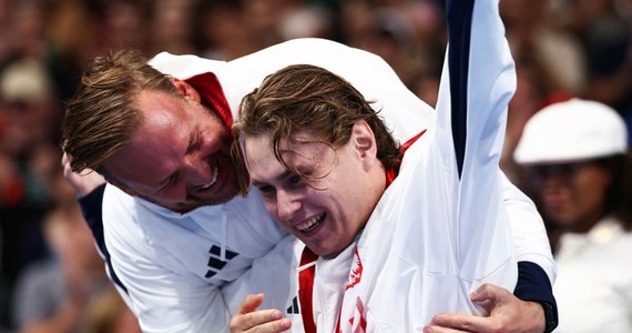 Wielki sukces polskiego pływaka. Kamil Otowski zdobył swój drugi złoty medal igrzysk paralimpijskich w Paryżu, triumfując w pływackim wyścigu na 50 metrów stylem grzbietowym w klasie S1. W czwartek zwyciężył na dystansie dwa razy dłuższym.