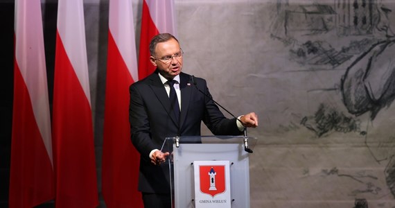 "Wybaczenie i uznanie winy to jedno, a zadośćuczynienie za szkody to drugie" – powiedział w niedzielę w Wieluniu prezydent Andrzej Duda, który uczestniczył w uroczystościach upamiętniających wybuch II wojny światowej. Głowa państwa dodała, że wierzy, iż sprawa zadośćuczynienia Polakom będzie załatwiona.