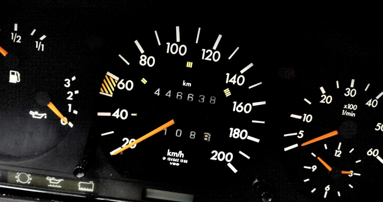 Co dziesiąte auto z cofniętym licznikiem. Na te modele lepiej uważać