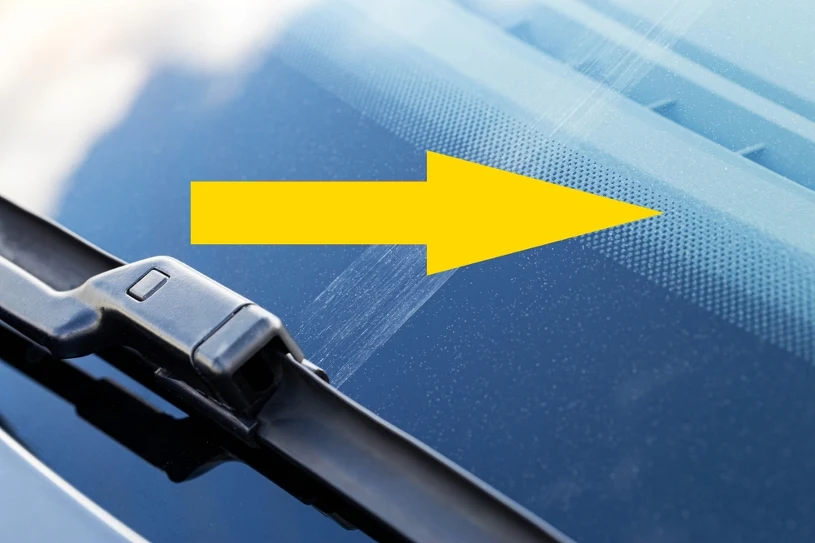 Tajemnicze kropki na szybie. Dlaczego producenci je stosują?