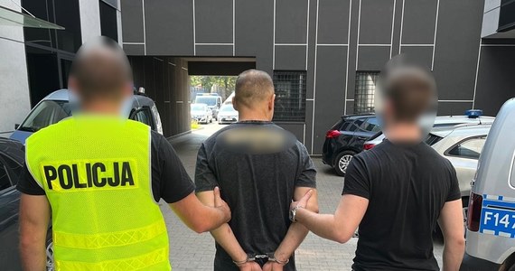 Łódzcy policjanci zatrzymali 40-latka podejrzanego o kradzieże rowerów na Bałutach, w Śródmieściu i Polesiu. Jego łupem padało 12 jednośladów, które sprzedawał potem na targowiskach.