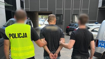 Seryjny złodziej rowerów w rękach policjantów  