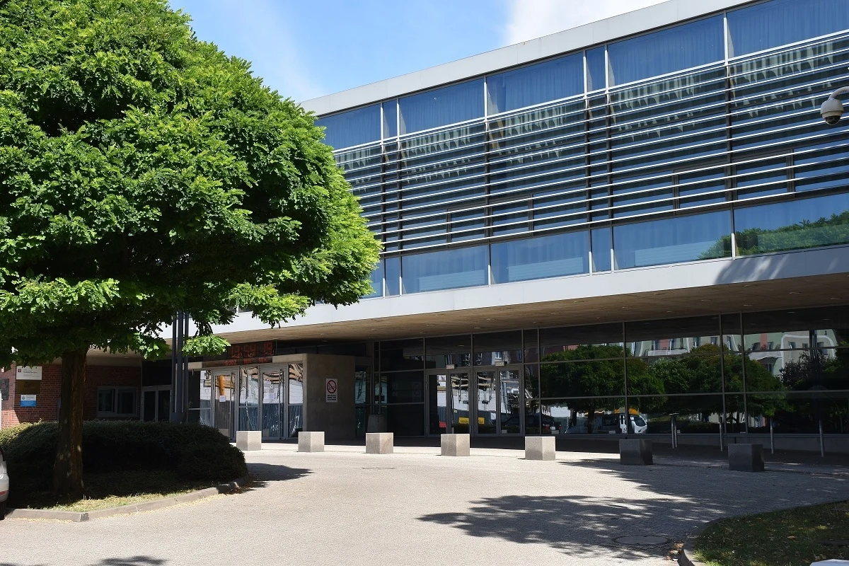 Wątpliwości co do konstukcji więźby dachowej - to powód zamknięcia Szczecińskiego Domu Sportu. "Floating Arena będzie nieczynna do odwołania" - poinformował Urząd Miasta w Szczecinie. 