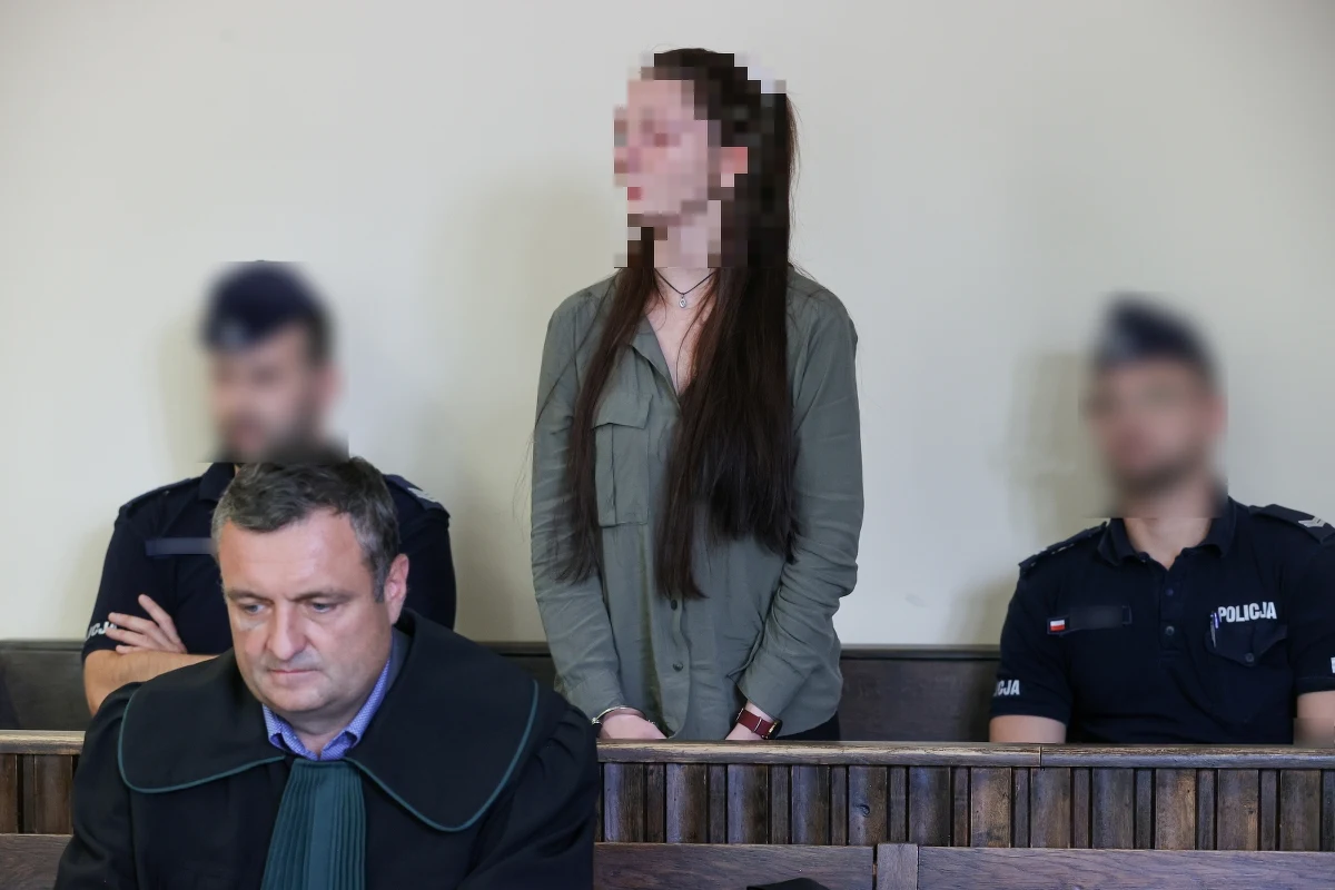 Sąd Okręgowy w Łodzi skazał Agnieszkę K. na 14 lat więzienia za zabójstwo w zamiarze ewentualnym. W lipcu ub. roku w Bobrownikach pod Łowiczem kobieta śmiertelnie potrąciła swojego chłopaka. Pokłócili się, więc pijana wsiadła do bmw i najechała na idącego drogą mężczyznę, który zginął na miejscu.