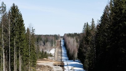 Finlandia zwiększy wysokość zapory na granicy z Rosją