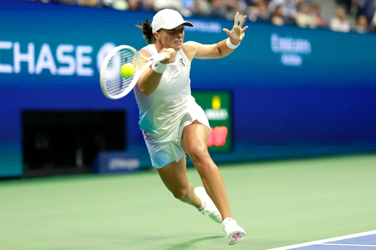 Najwyżej rozstawiona Iga Świątek pokonała Rosjankę Ludmiłę Samsonową (nr 16.) 6:4, 6:1 i awansowała do ćwierćfinału wielkoszlemowego turnieju tenisowego US Open w Nowym Jorku. Jej kolejną rywalką będzie Amerykanka Jessica Pegula (nr 6.).