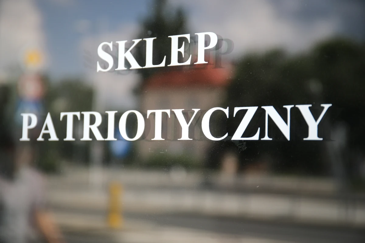 Poszukiwania Pawła Szopy jeszcze nie ruszyły - usłyszał od policjantów reporter RMF FM. Wczoraj sąd zgodził się na aresztowanie twórcy firmy Red is Bad, co otwiera drogę do ścigania go listem gończym. Jest podejrzany w sprawie afery w Rządowej Agencji Rezerw Strategicznych. 