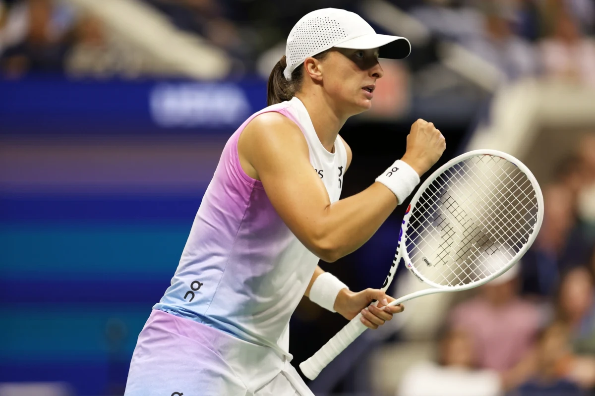 "Jestem w swojej bańce" - przyznała Iga Świątek po wygranej z Rosjanką Ludmiłą Samsonową 6:4, 6:1 i awansie do ćwierćfinału wielkoszlemowego turnieju tenisowego US Open. O drugi w karierze półfinał w Nowym Jorku powalczy z Amerykanką Jessicą Pegulą.