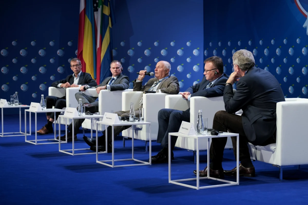 Pod hasłem "Czas nowych liderów: razem kształtując przyszłość" rozpoczyna się we wtorek 33. edycja Forum Ekonomicznego w Karpaczu. Program tegorocznego Forum przewiduje ok. 600 różnych wydarzeń.