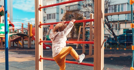 Czteroletni chłopiec trafił do wrocławskiego szpitala po tym, jak zażył silne leki psychotropowe. Dziecko znalazło pigułki na terenie jednego z prywatnych przedszkoli w Lubinie. 