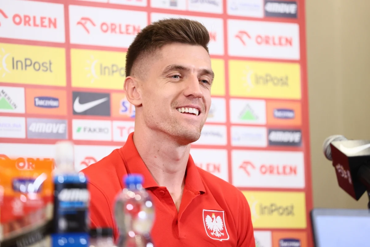 "Jeśli strzela się hat-tricki, to znaczy, że na pewno jest się w formie. I ja jestem" - podkreślił Krzysztof Piątek na wtorkowej konferencji prasowej piłkarskiej reprezentacji Polski. Biało-Czerwoni zagrają na wyjeździe ze Szkocją i Chorwacją w pierwszych meczach Ligi Narodów.