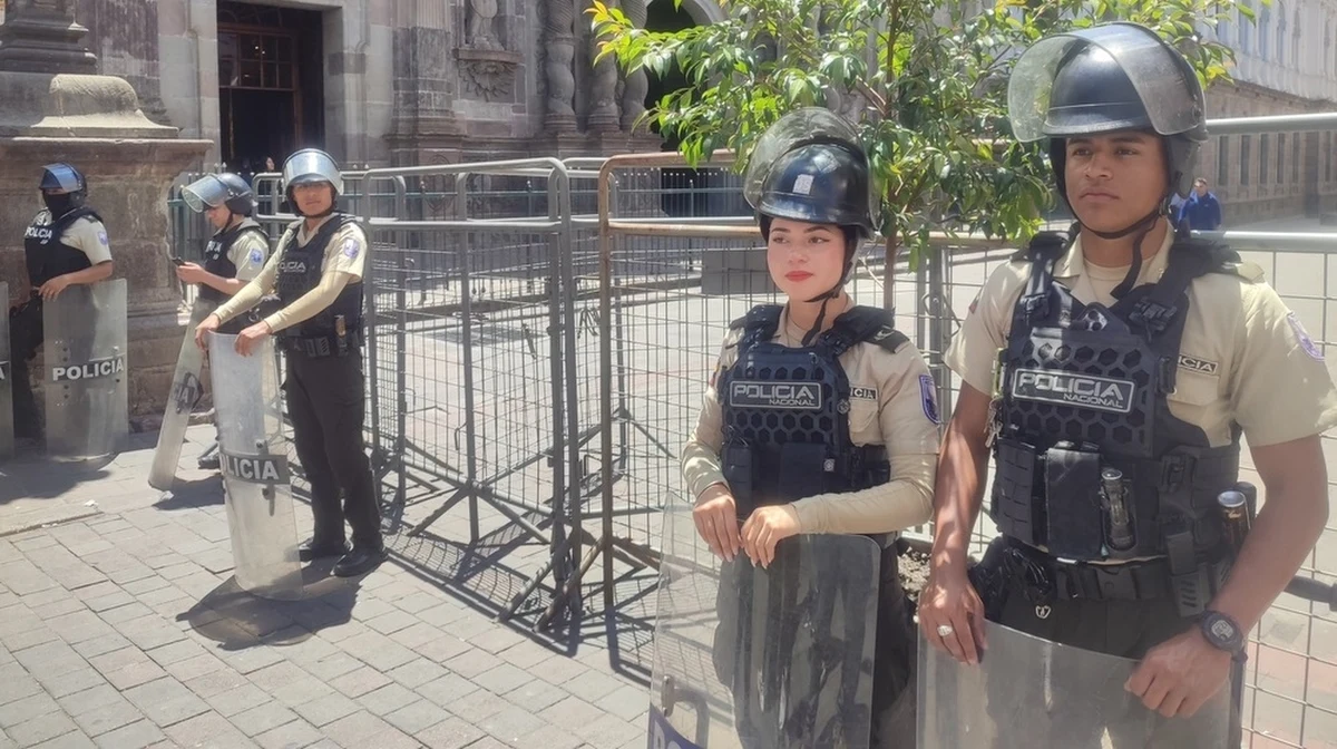 Ekwadorska służba więzienna informuje o ataku na furgon, którym jechali dyrektor więzienia w Amazonii i dwóch strażników. Naczelnik zginął, pozostali pasażerowie doznali obrażeń.