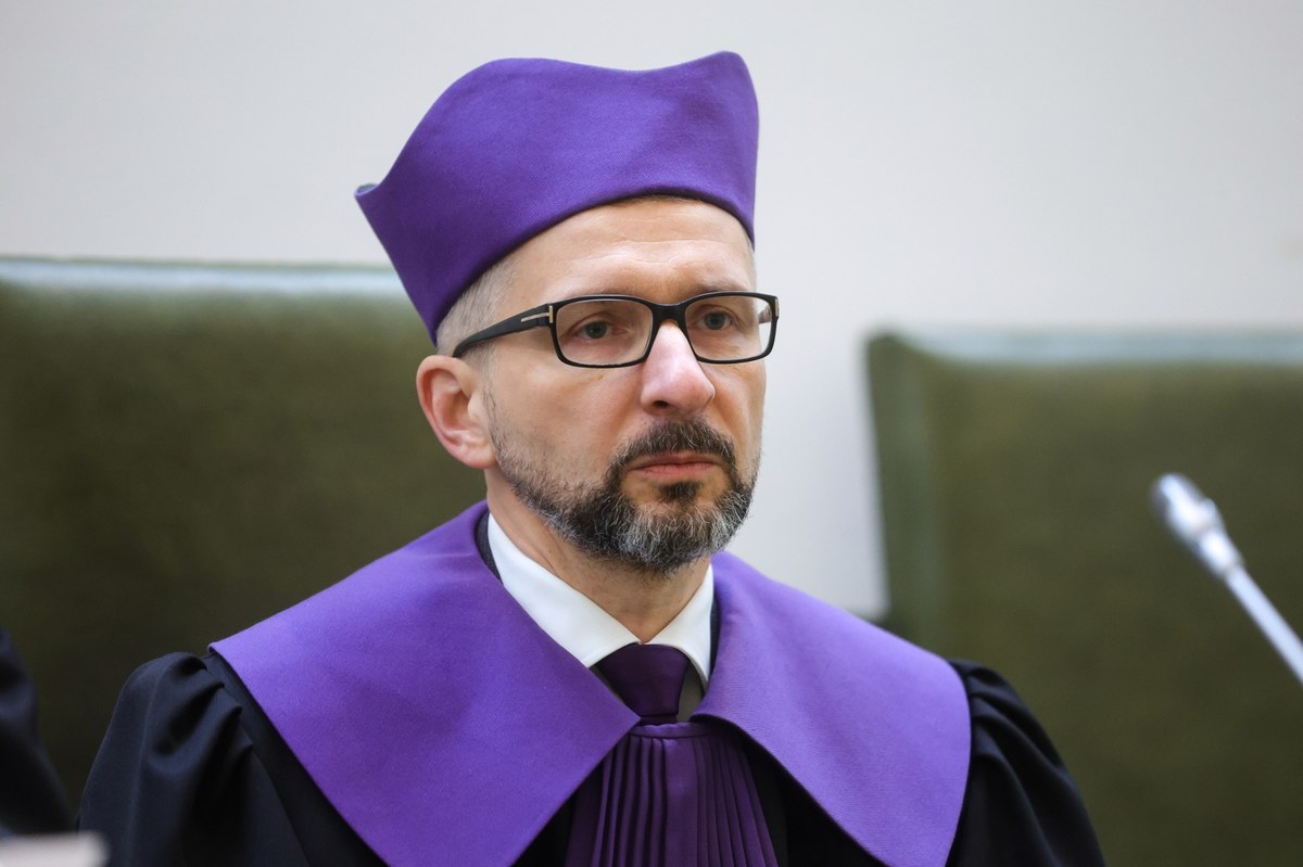 Kieruję Izbą Pracy Sądu Najwyższego nie na podstawie upoważnienia I prezes Manowskiej, ale w oparciu o ustawę o sądach powszechnych - poinformował w wydanym właśnie oświadczeniu sędzia tego sądu Dawid Miąsik.