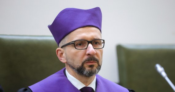 Kieruję Izbą Pracy Sądu Najwyższego nie na podstawie upoważnienia I prezes Manowskiej, ale w oparciu o ustawę o sądach powszechnych - poinformował w wydanym właśnie oświadczeniu sędzia tego sądu Dawid Miąsik.