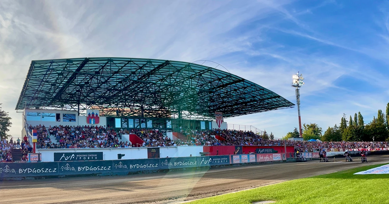 Stadion Polonii Bydgoszcz. Trybuna główna.