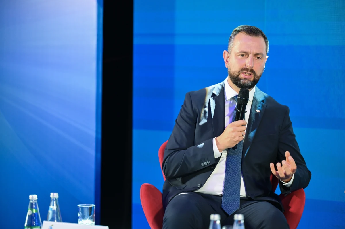 PSL przedstawi propozycje zmian w Kodeksie wyborczym - poinformował wicepremier i prezes PSL Władysław Kosiniak-Kamysz. Zmiany mają dotyczyć m.in. okręgów wyborczych i mieć na celu zapewnienie proporcjonalności wyborów. Inna propozycja ma dotyczyć głosowania przez internet w kolejnych wyborach do PE.