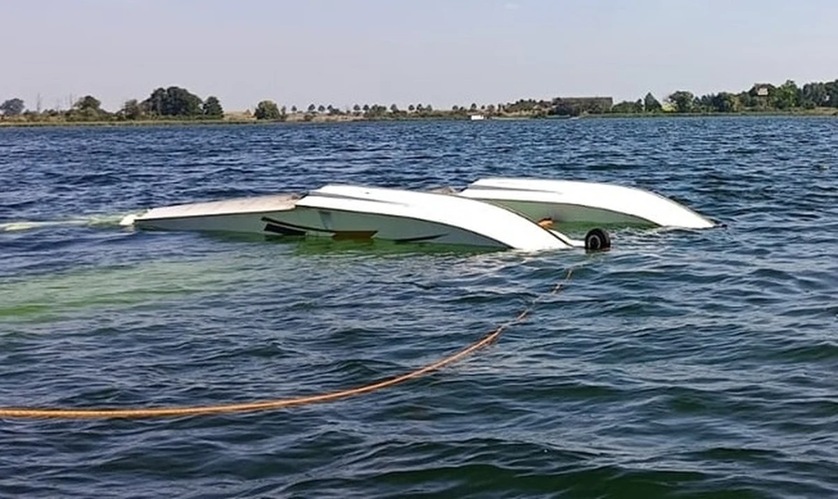 Na jeziorze Lednickim w Wielkopolsce, na wysokości miejscowości Rybitwy, samolot lekki Cessna 172 uległ wypadkowi. Pilot i pasażerka nie odnieśli obrażeń.