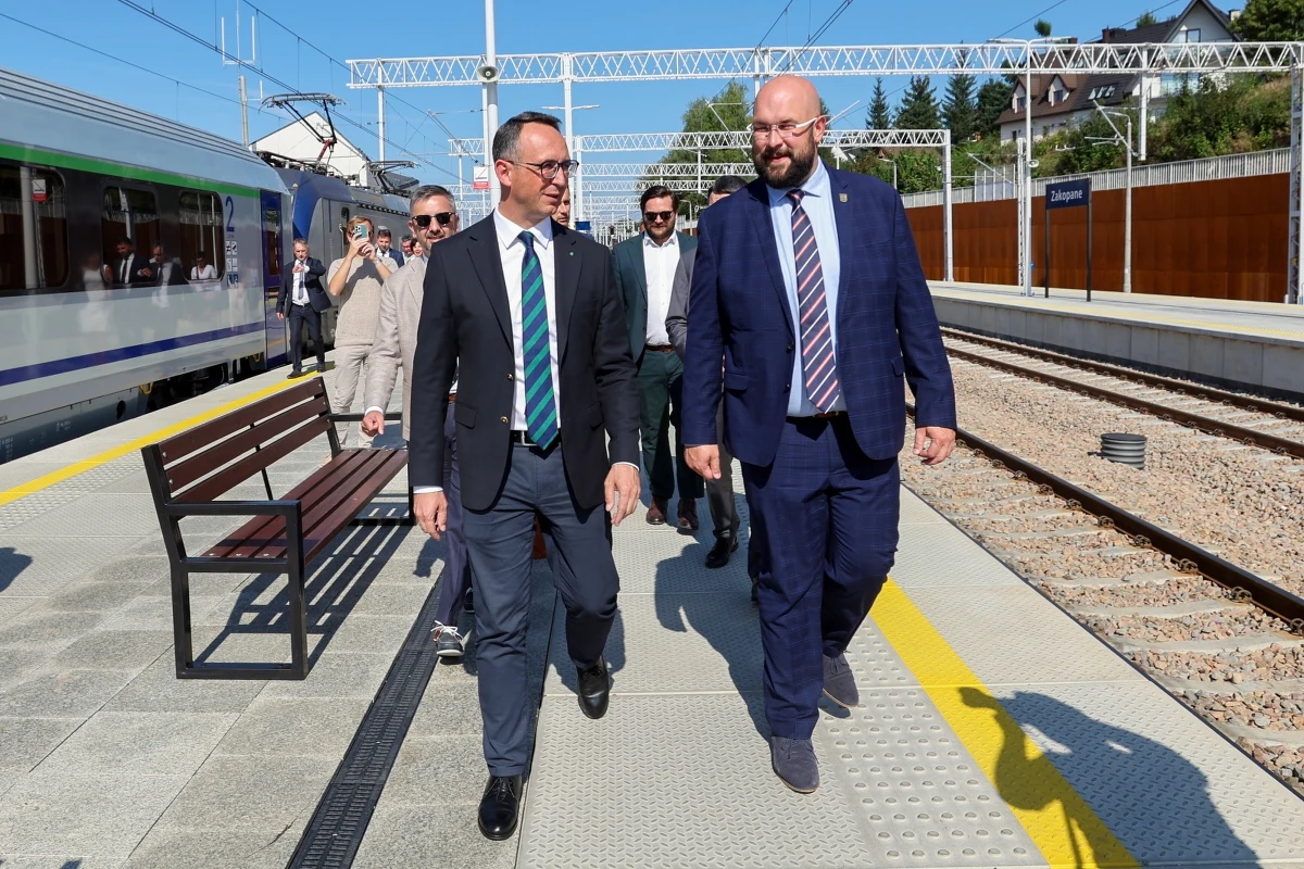 Spółka PKP PLK ogłosiła przetarg na budowę pierwszego odcinka nowej linii kolejowej w ramach projektu "Podłęże-Piekiełko". Tory pomiędzy Szczyrzycem a Tymbarkiem  mają powstać do 2029 roku i zostaną poprowadzone przez dwa tunele, wiadukty i mosty. Szacowany koszt inwestycji to ponad 2 mld złotych netto.