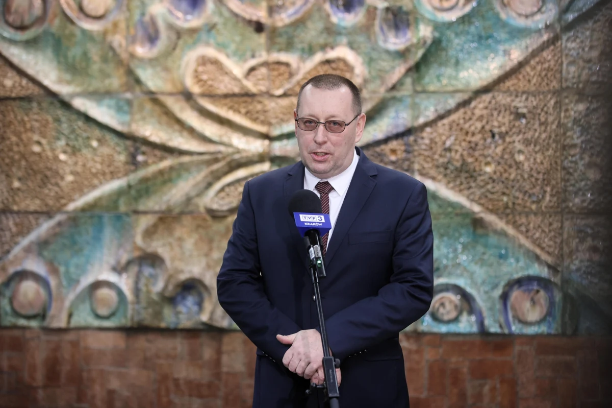 Ministerstwo Nauki i Szkolnictwa Wyższego wszczęło procedurę odwołania prof. Piotra Borka z funkcji rektora Uniwersytetu Komisji Edukacji Narodowej w Krakowie. Przyczyną ma być „rażące lub uporczywe naruszanie prawa”.