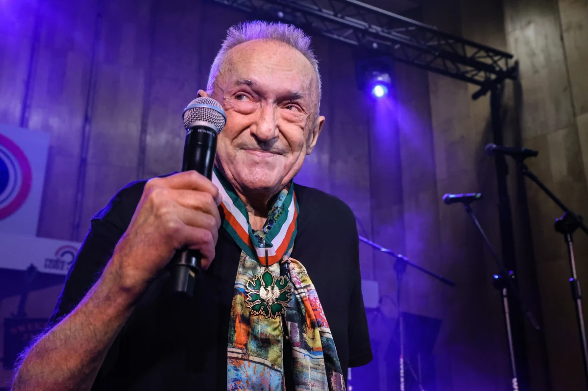 Michał Urbaniak został uhonorowany złotym medalem "Zasłużony Kulturze Gloria Artis". Polski jazzman odebrał odznaczenie z rąk wojewody łódzkiej Doroty Ryl. 