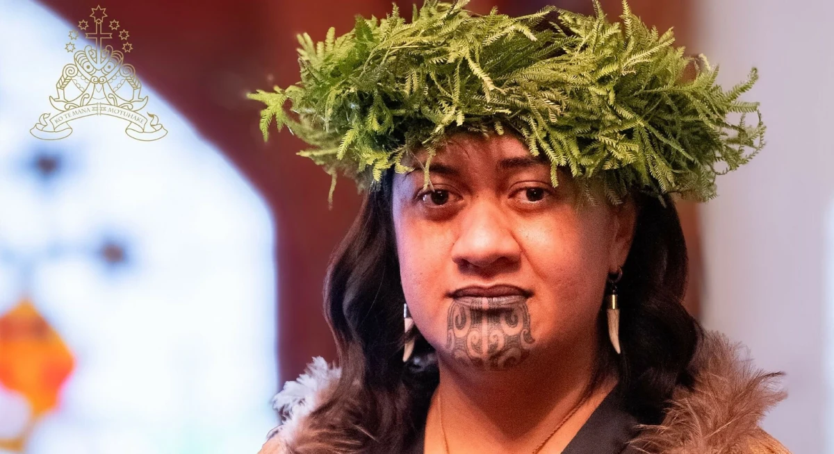 Nową królową Maorysów w Nowej Zelandii została 27-letnia Nga Wai hono i te po Paki. To córka zmarłego króla, który został pochowany tego samego dnia na świętej górze Taupiri.