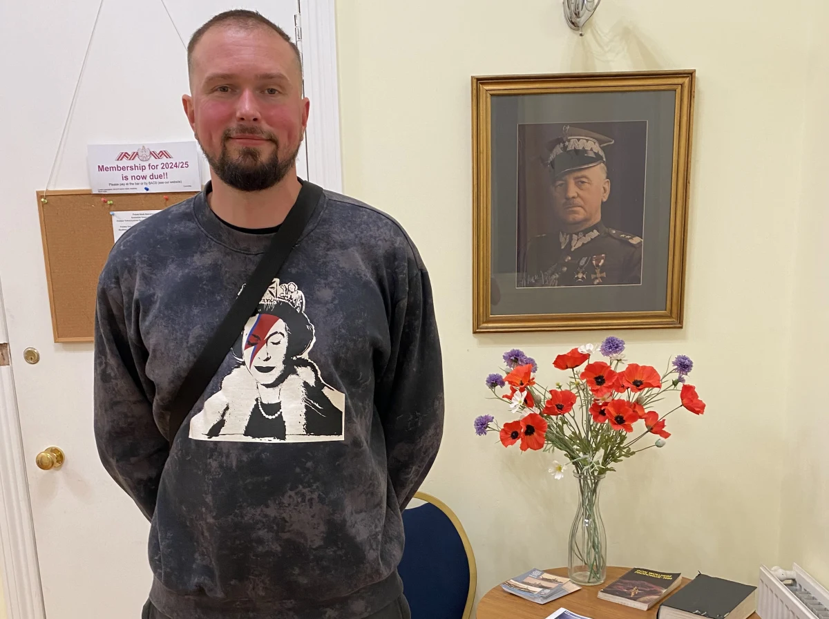 Polonia w Szkocji to około 90 tys. osób. Czują się tu świetnie. Kultywują polskie zwyczaje i historię. Szkotów zarażają miłością do pierogów i wielką sympatią do Artura Boruca. O polskości za granicą, przy okazji piłkarskiego spotkania Szkocja - Polska na Hempden Park, dziennikarz RMF FM Cezary Dziwiszek rozmawiał z przedstawicielami Polonii w Szkocji. 
