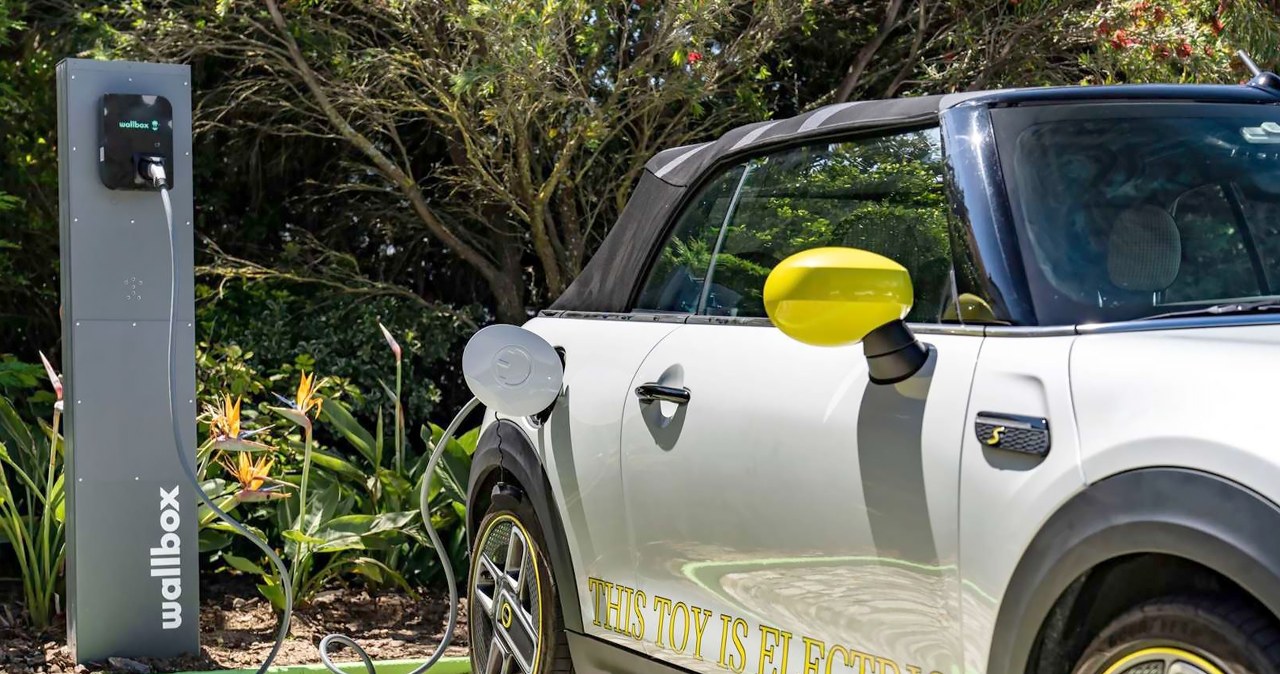 Auta z Chin bez dodatkowych opłat? Niemcy negocjują w Brukseli