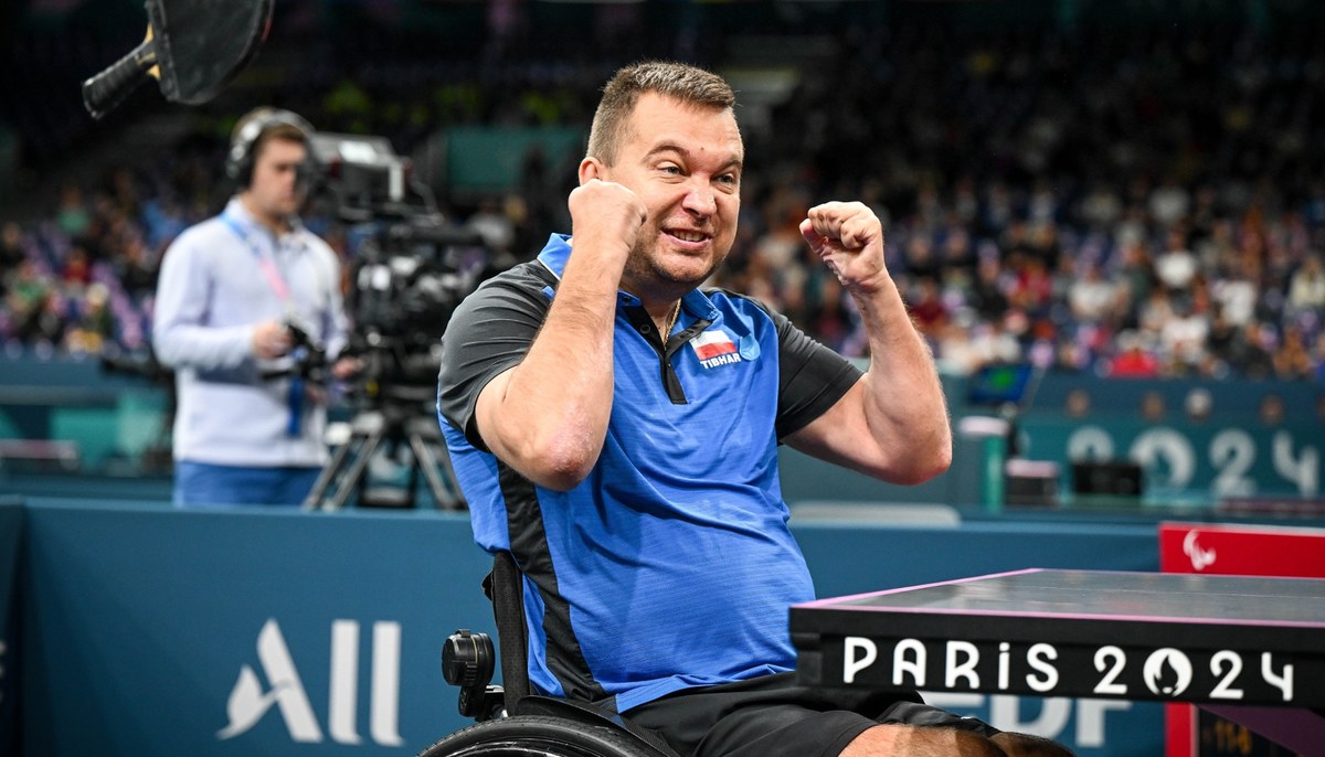 Rafał Czuper zdobył w Paryżu złoty medal igrzysk paralimpijskich w tenisie stołowym w kategorii MS2. Wcześniej brązowy medal w tenisie stołowym w klasie łączonej WS1-2 zdobyła Dorota Bucław.