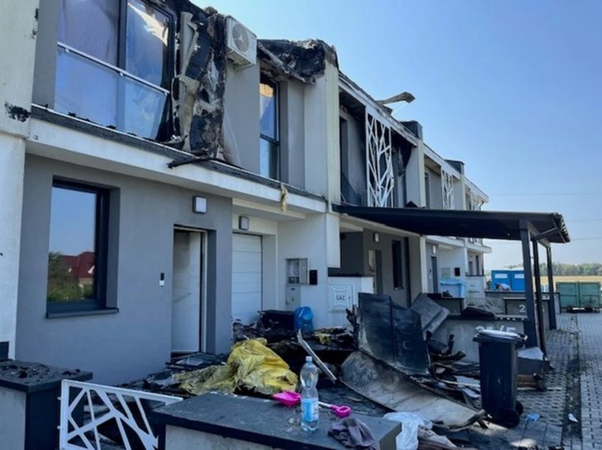 Prokuratura Rejonowa dla Rzeszowa wszczęła śledztwo w sprawie pożaru na osiedlu Biała. Ogień zniszczył siedem domów w zabudowie szeregowej przy ul. kard. Karola Wojtyły.