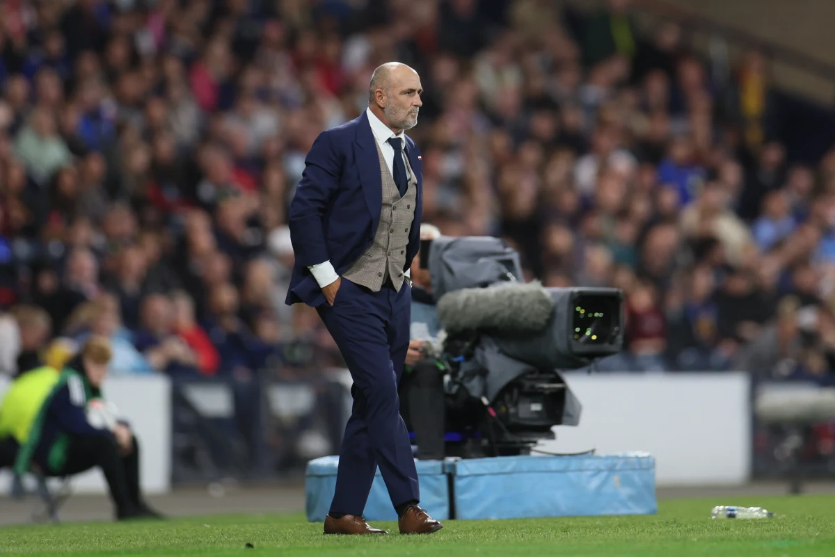 "Z większości momentów w naszej grze jestem zadowolony, bo wiele mieliśmy dobrych. Takich, gdy wyprowadzaliśmy piłkę tak jak chcieliśmy. Chcieliśmy rozgrywać, podejmując duże ryzyko. I to robiliśmy. Ale też na pewno brakuje nam czasami doświadczenia. Ważne dla nas, że wygraliśmy i pokazaliśmy charakter" - powiedział powiedział trener piłkarskiej reprezentacji Polski Michał Probierz po wyjazdowym zwycięstwie 3:2 nad Szkocją w najwyższej dywizji Ligi Narodów. 