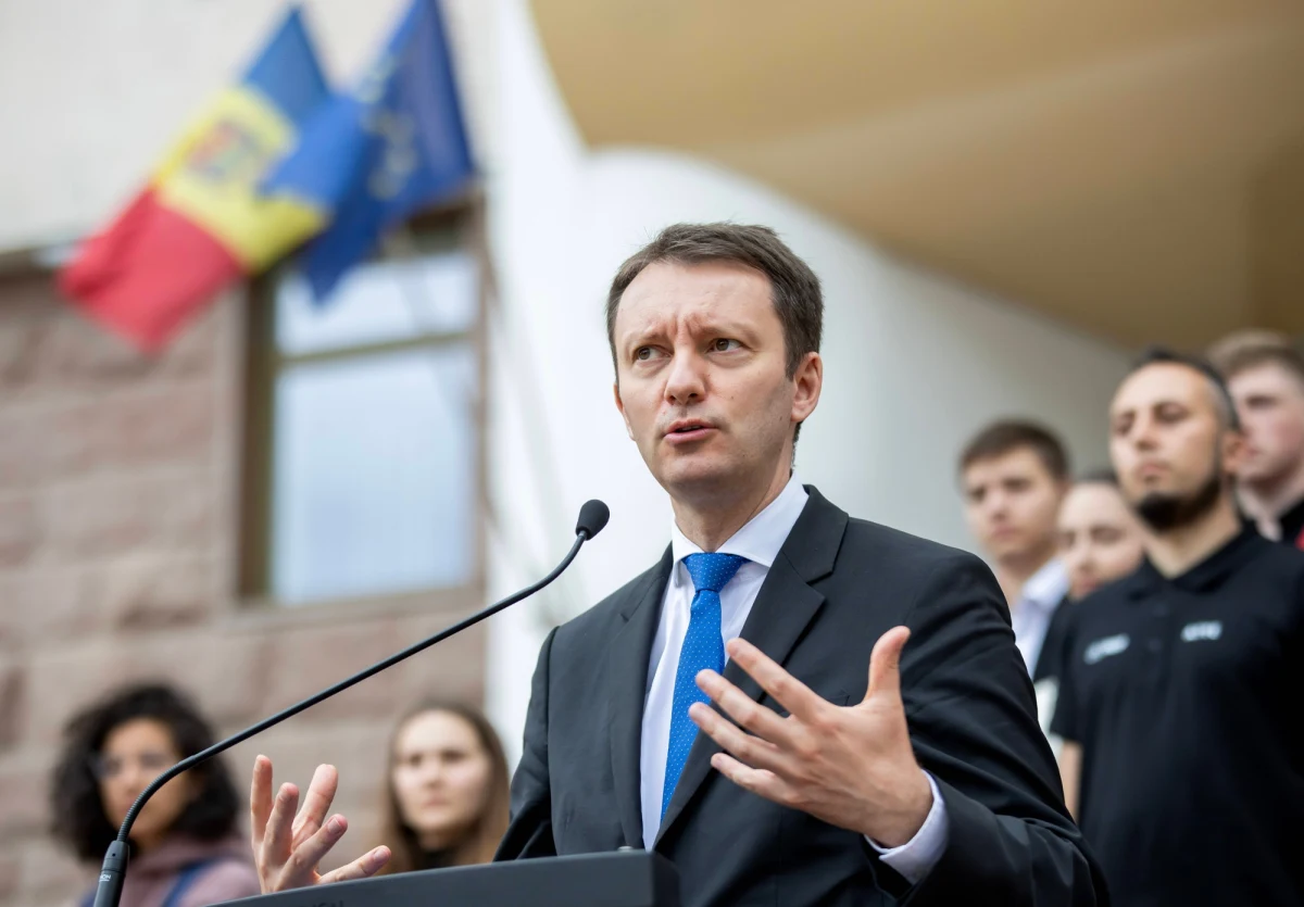 Rumuński eurodeputowany Siegfried Muresan został mianowany z ramienia Parlamentu Europejskiego głównym negocjatorem w sprawie przyszłego budżetu UE na lata 2028-2034. To kolejna osoba z Europy Środkowo-Wschodniej - obok przyszłego polskiego komisarza ds. budżetu Piotra Serafina - która będzie odpowiedzialna za nadchodzący budżet.