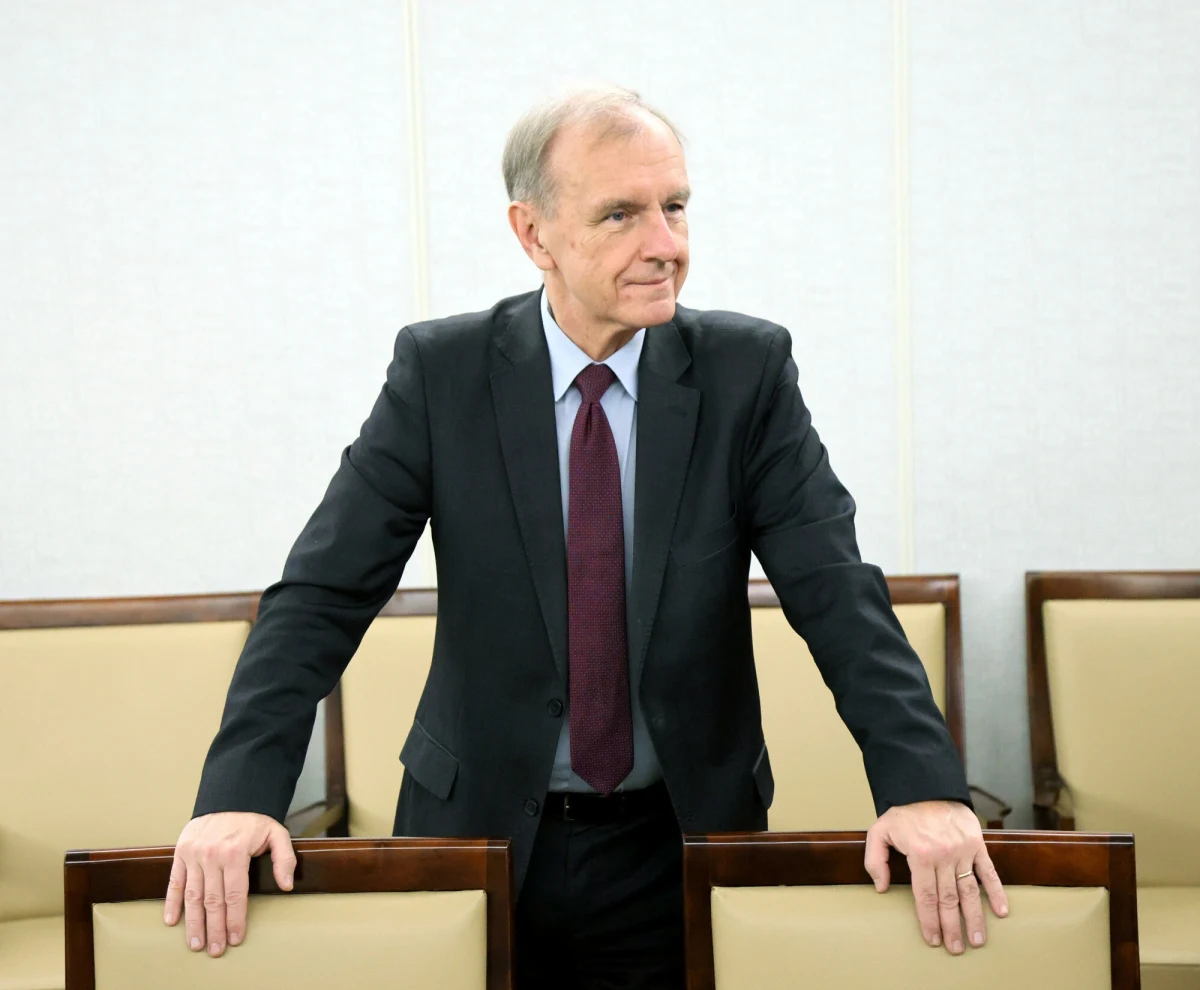 Na przełomie września i października senator Bogdan Klich przyjedzie do Waszyngtonu i obejmie kierownictwo nad placówką dyplomatyczną w stolicy USA - dowiedział się nieoficjalnie korespondent RMF FM Paweł Żuchowski. Były minister obrony nie będzie ambasadorem, ale charge d’affaires.