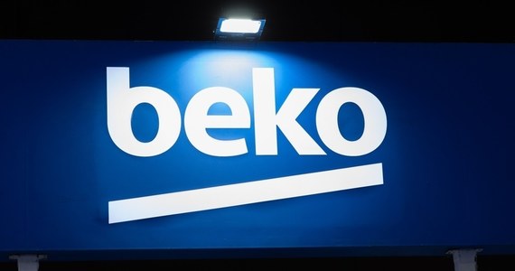 "Jesteśmy rozgoryczeni" - mówią pracownicy firmy Beko, która po 30 latach zamyka fabrykę lodówek we Wrocławiu. Pracę w tym zakładzie straci około 700 osób. To nie jedyna fabryka na terenie Polski, którą Beko zamyka. 
