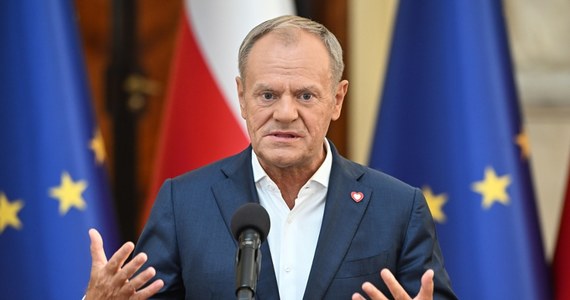 "Pan prezydent wygaduje bzdury. W głowie mi się to nie mieści" - tak Donald Tusk podsumował wypowiedzi Andrzeja Dudy podczas konferencji z udziałem prezydenta Litwy. Dobrze, że "już tylko 333 dni" - z ulgą dodał polski premier, licząc doby pozostałe do końca prezydentury głowy państwa. 
