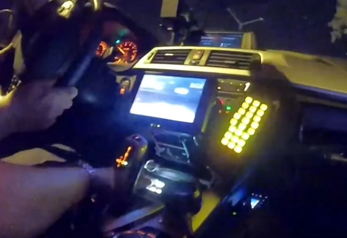 Pracownicy częstochowskiej drogówki pomogli ocalić życie chorego dziecka. Eskortowali do szpitala auto, w którym znajdowało się 4-miesięczne niemowlę. Policja opublikowała nagranie. 