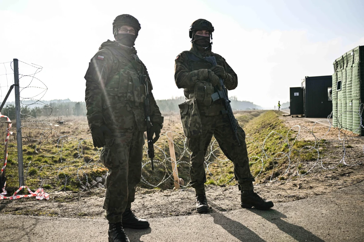 Do uzyskania rekompensaty ma wystarczyć jedynie wniosek, a nie, jak teraz, wchodzenie na drogę sądową. Ministerstwo Obrony Narodowej przygotowało projekt skierowany do weteranów – żołnierzy i funkcjonariuszy z uszczerbkiem na zdrowiu co najmniej 30 proc., który ma ułatwić procedurę uzyskania odszkodowania.