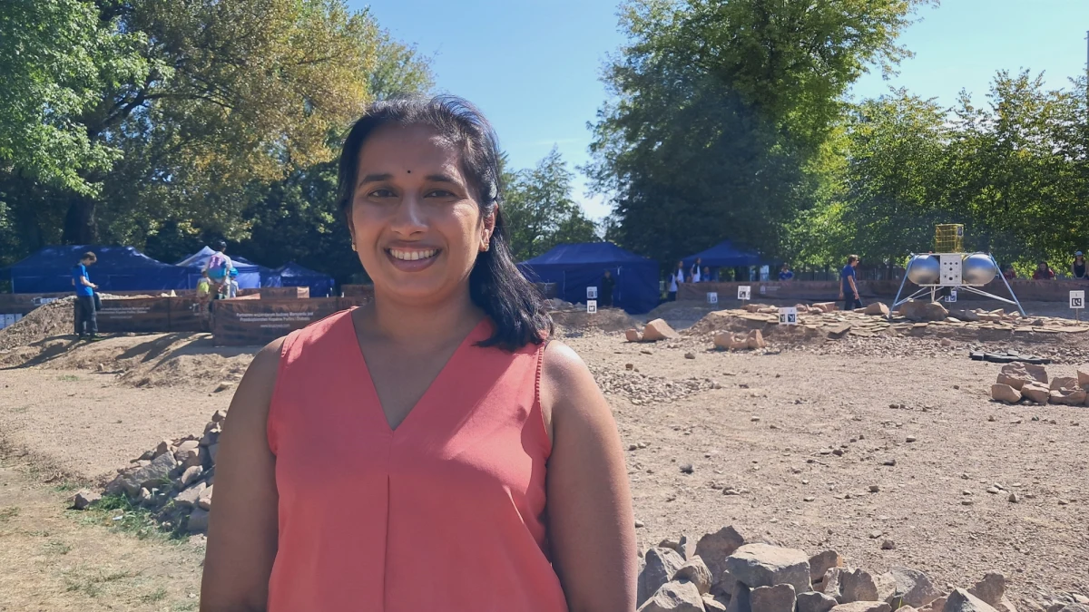 Misja Mars 2020 miała elementy, które bezpośrednio przydadzą się przy planowaniu misji załogowych na Marsa, mówi RMF FM dr Swati Mohan z NASA Jet Propulsion Laboratory. Główna inżynier systemów naprowadzania, nawigacji i kontroli dla łazika Perseverance, która obecnie pracuje przy przygotowaniu dalszego ciągu tej misji, czyli projekcie Mars Sample Return podkreśla, że eksperyment MOXIE potwierdził możliwość wytwarzania tlenu z dwutlenku węgla marsjańskiej atmosfery, a zastosowanie metody nawigacji względem terenu pomoże w lądowaniu z dużą precyzją. Gość 10. edycji European Rover Challenge w Krakowie przekonuje, że to zdolności kluczowe przy planowaniu misji załogowej.