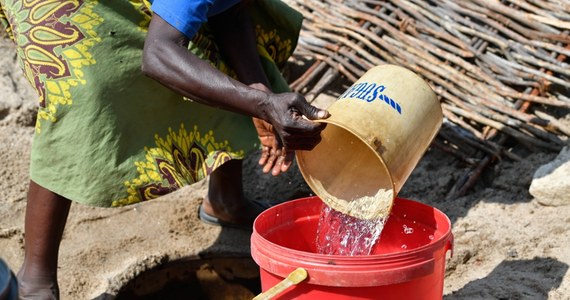 Zambia zdecydowała, że 14 września wyłączy swoją część elektrowni wodnej na jeziorze Kariba, dzielonej z sąsiednim Zimbabwe. To drugie afrykańskie państwo zrobi to trzy miesiące później, choć z powodu historycznie niskiego poziomu wody prawdopodobnie już w październiku staną wszystkie turbiny.