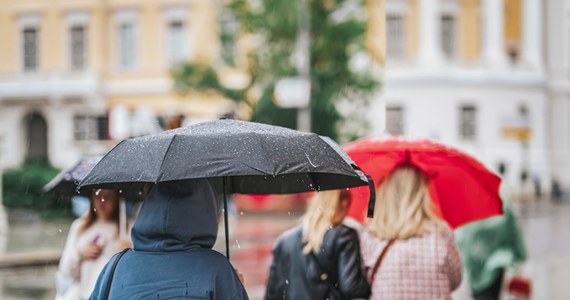 Nawet 32 st. C - tyle pokazują termometry w niedzielę niemal w całej Polsce. Jest to ostatni tak ciepły weekend. Instytut Meteorologii i Gospodarki Wodnej poinformował, że w poniedziałek będzie zdecydowanie chłodniej. "W całym kraju możliwe będą też opady deszczu" - powiedział synoptyk IMGW, Michał Folwarski.