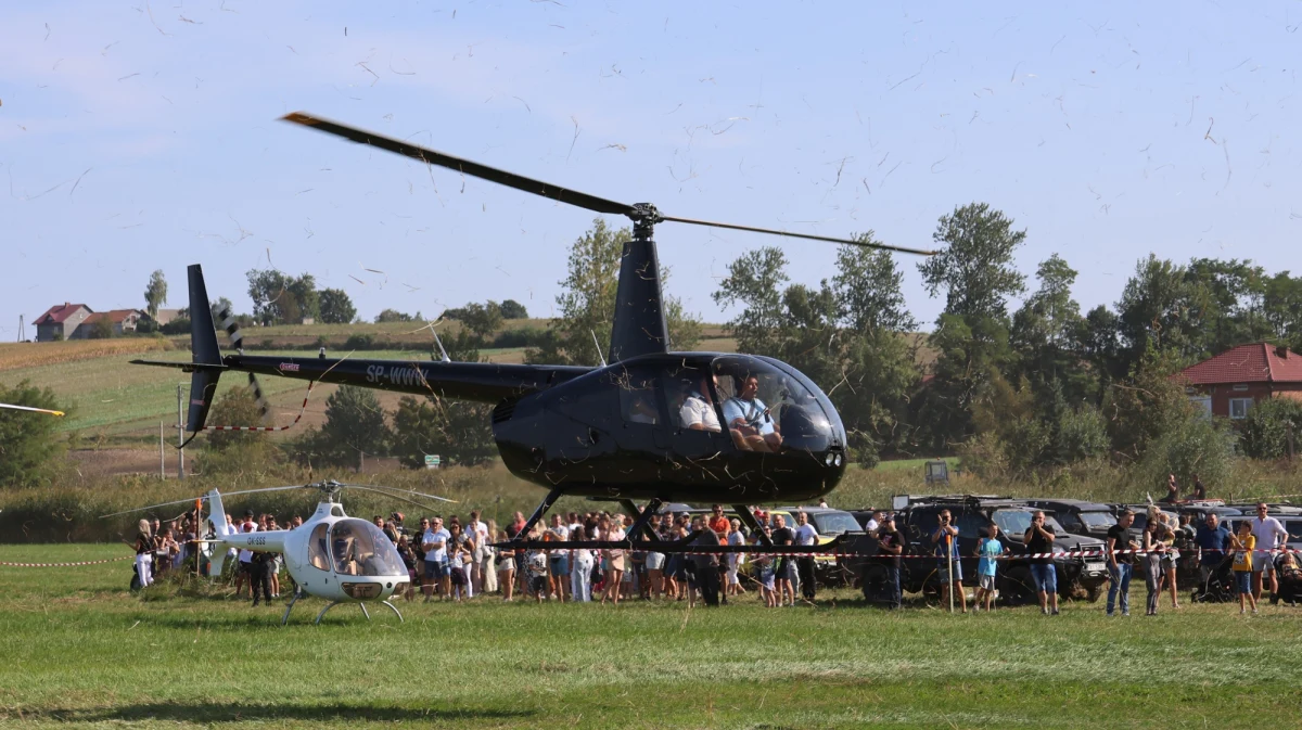 Joanna Jędrzejczyk, Andrzej Gołota, Andrzej Grabowski, Marcin Daniec, Tomasz Karolak - między innymi te osoby można było spotkać w niedzielę w niewielkiej miejscowości Skalbmierz na granicy województw małopolskiego i świętokrzyskiego. Trwał tam II "Piknik ze śmigłowcami". RMF FM jest patronem medialnym wydarzenia.