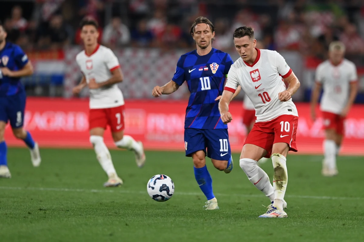 Polska przegrała w niedzielę z Chorwatami 0:1. W 52. minucie przepiękną bramkę z rzutu wolnego zdobył Luka Modrić. Był to nasz drugi mecz w Lidze Narodów po czwartkowym spotkaniu ze Szkotami.