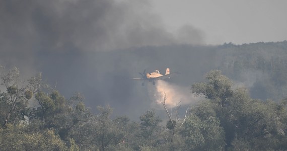 Osiem zastępów straży pożarnej, dwa samoloty Lasów Państwowych i łodzie zaangażowano w gaszenie pożaru ok. 5 ha trzcinowiska w rejonie miejscowości Siadło Dolne pod Szczecinem. Pożar pojawił się na jednej z wysp na Międzyodrzu. W ciągu ostatnich dni trzcinowisko płonie tam trzeci raz. Strażacy podejrzewają podpalenie.