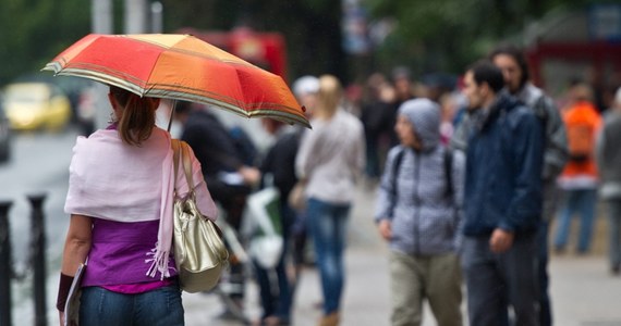 Po upalnym początku września czeka nas znaczące ochłodzenie. Jak informuje Instytut Meteorologii i Gospodarki Wodnej, w najbliższych dniach trzeba przygotować się również na deszcz i burze. 