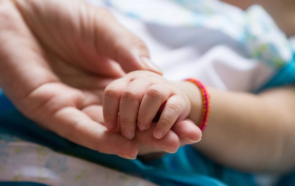 390 tys. złotych kary nałożył Narodowy Fundusz Zdrowia na Mazowieckie Centrum Leczenia Chorób Płuc i Gruźlicy w Otwocku. W czerwcu w placówce tej zmarła 11-miesięczna dziewczynka. Kontrola wykazała, że w szpitalu nie było wymaganego sprzętu medycznego, w tym rurek do intubacji dzieci. Zarówno NFZ, jak i Rzecznik Praw Pacjenta stwierdzili, że naruszone zostały tam standardy bezpieczeństwa zdrowotnego.