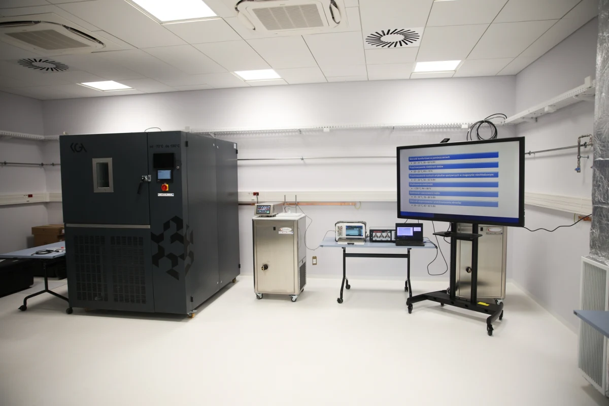 Nowoczesny kampus laboratoryjny Głównego Urzędu Miar został uroczyście otwarty w Kielcach. Inwestycja, która objęła m.in. zakup aparatury badawczej, kosztowała ponad 240 mln zł.