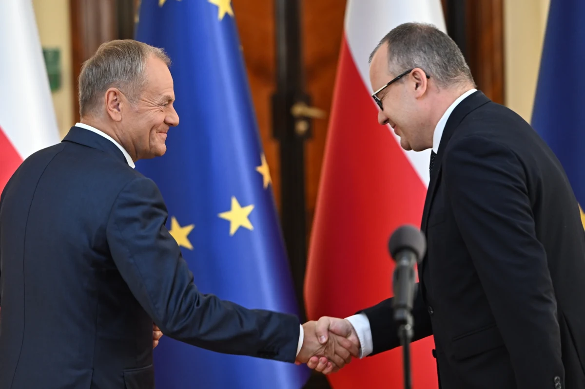 Donald Tusk wycofał kontrasygnatę pod prezydenckim postanowieniem dotyczącym sędziego Wesołowskiego. Minister sprawiedliwości Adam Bodnar powiedział, że premier faktycznie taką możliwością dysponował. Kompletnie odmiennego zdania jest Jarosław Kaczyński, a jego opinię zdają się potwierdzać eksperci. Wiele wskazuje na to, że decyzja szefa rządu będzie w najlepszym wypadku traktowana jako precedens.