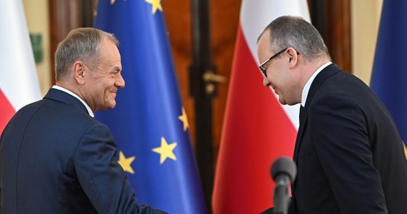 Donald Tusk wycofał kontrasygnatę pod prezydenckim postanowieniem dotyczącym sędziego Wesołowskiego. Minister sprawiedliwości Adam Bodnar powiedział, że premier faktycznie taką możliwością dysponował. Kompletnie odmiennego zdania jest Jarosław Kaczyński, a jego opinię zdają się potwierdzać eksperci. Wiele wskazuje na to, że decyzja szefa rządu będzie w najlepszym wypadku traktowana jako precedens.