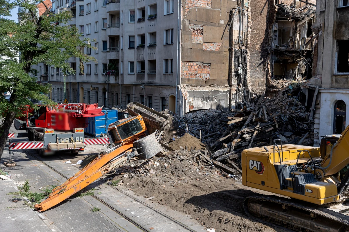 Część poznańskich przedsiębiorców, których biznesy znalazły się po niedawnej katastrofie budowlanej w tzw. strefie zero, może wznowić działalność. W poniedziałek poinformował o tym tamtejszy urząd miasta.