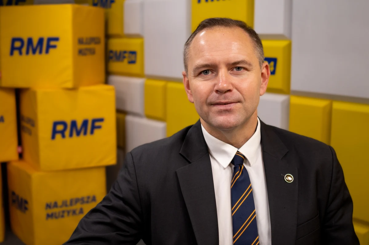 "To nie jest kwestia mojej ambicji. Natomiast jestem gotowy od dwudziestu lat, aby służyć Polsce. To jest kwestia odpowiedzialności za kraj" - mówi w Popołudniowej rozmowie w RMF FM prezes Instytutu Pamięci Narodowej Karol Nawrocki, pytany o to, czy chce kandydować w wyborach prezydenckich. Przyznaje, że jest "na liście potencjalnych kandydatów" z ramienia PiS.